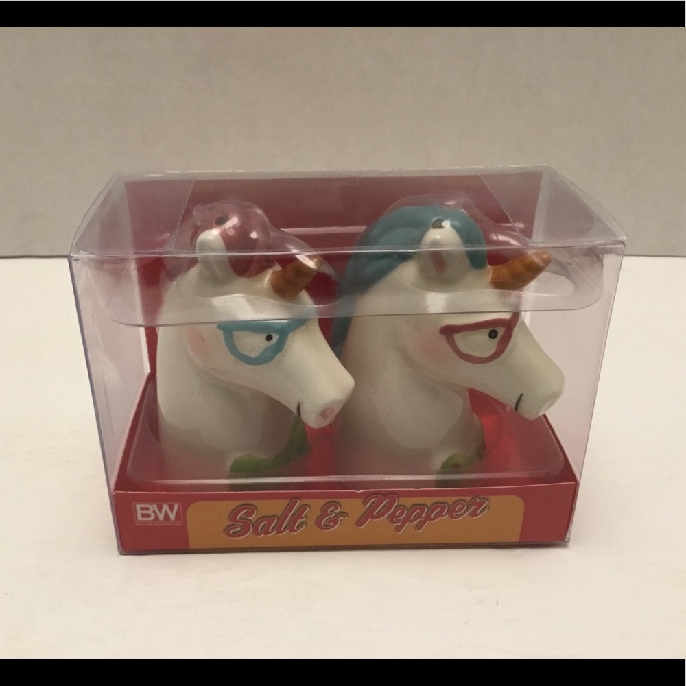 New magical unicorn salt and pepper set